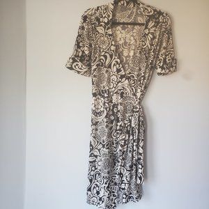Ann Taylor Black & White Floral Wrap Dress | Size 4